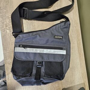 Yak Pak Brooklyn NY CrossBody Adjustable Messenger Bag Sling VTG Gray